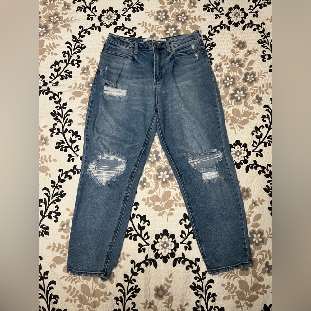 Cute Ripped Mom Jeans